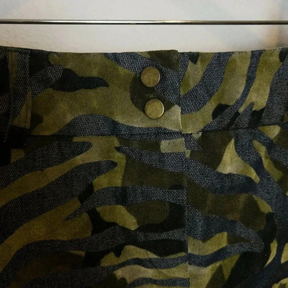 Express Women Green Camoflauge Mini Skirt Sz 1 2 Stretch Pockets Neutral Rock - Picture 5 of 10